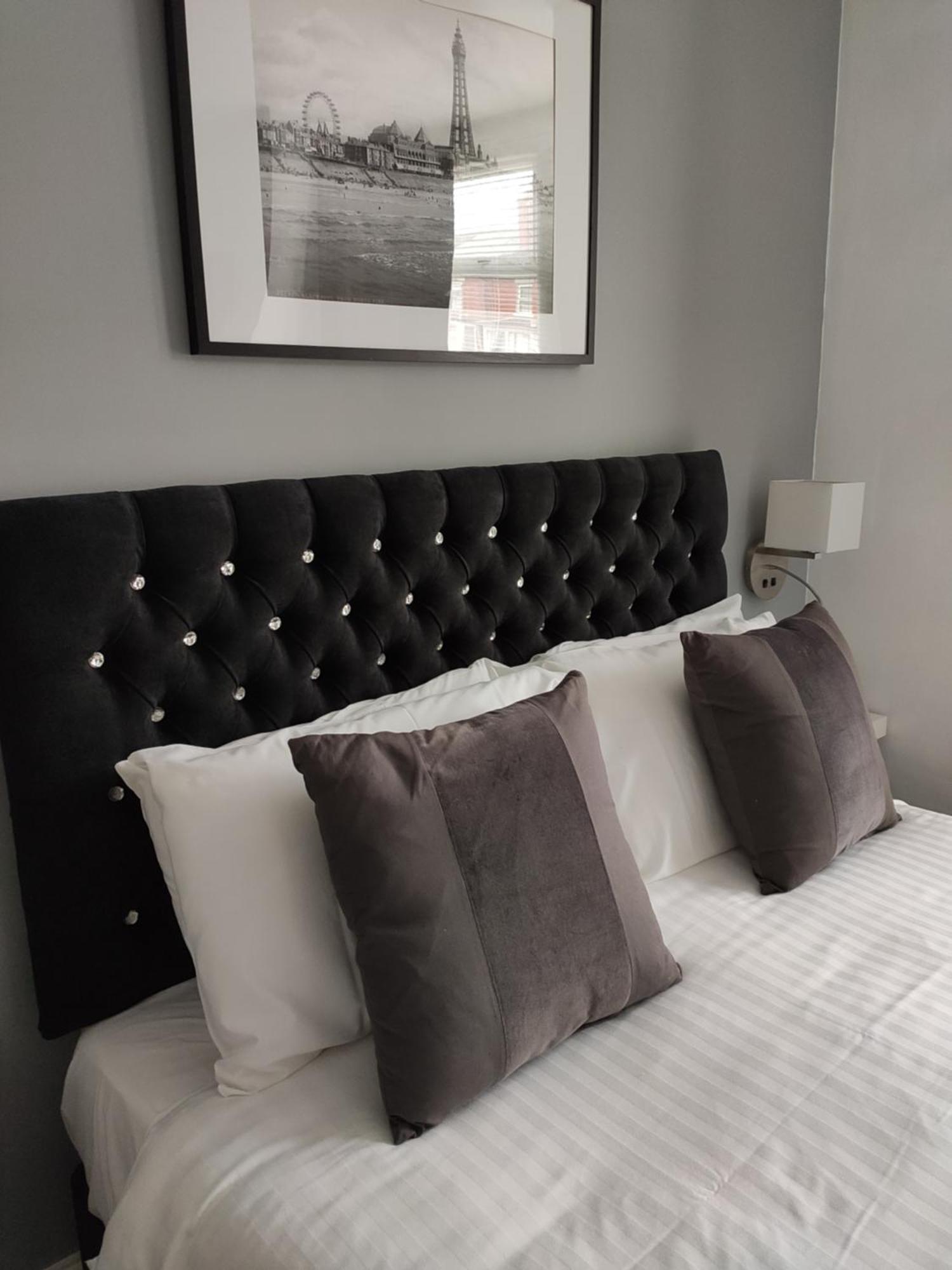 Q - Accommodation Blackpool Eksteriør bilde