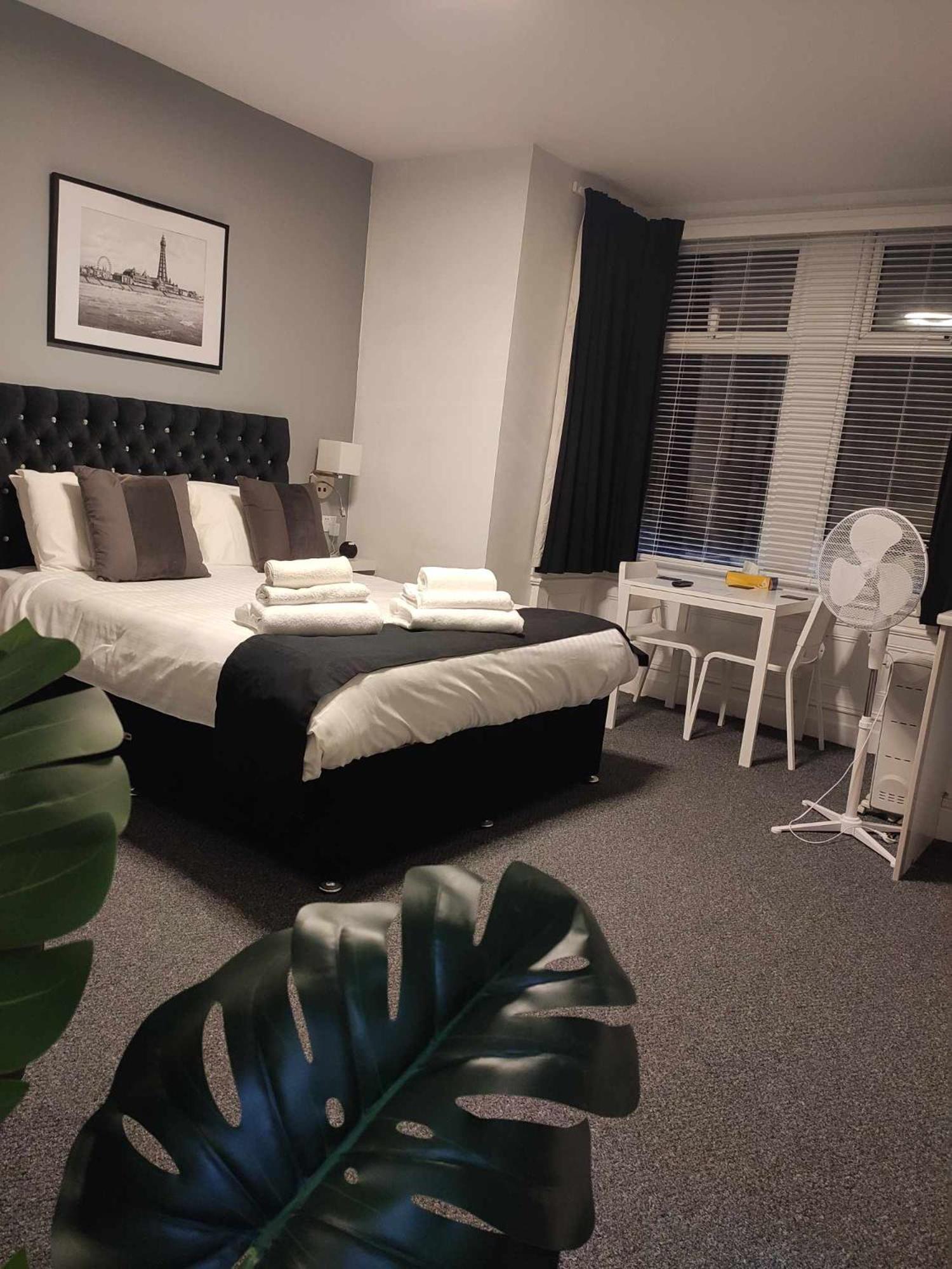 Q - Accommodation Blackpool Eksteriør bilde