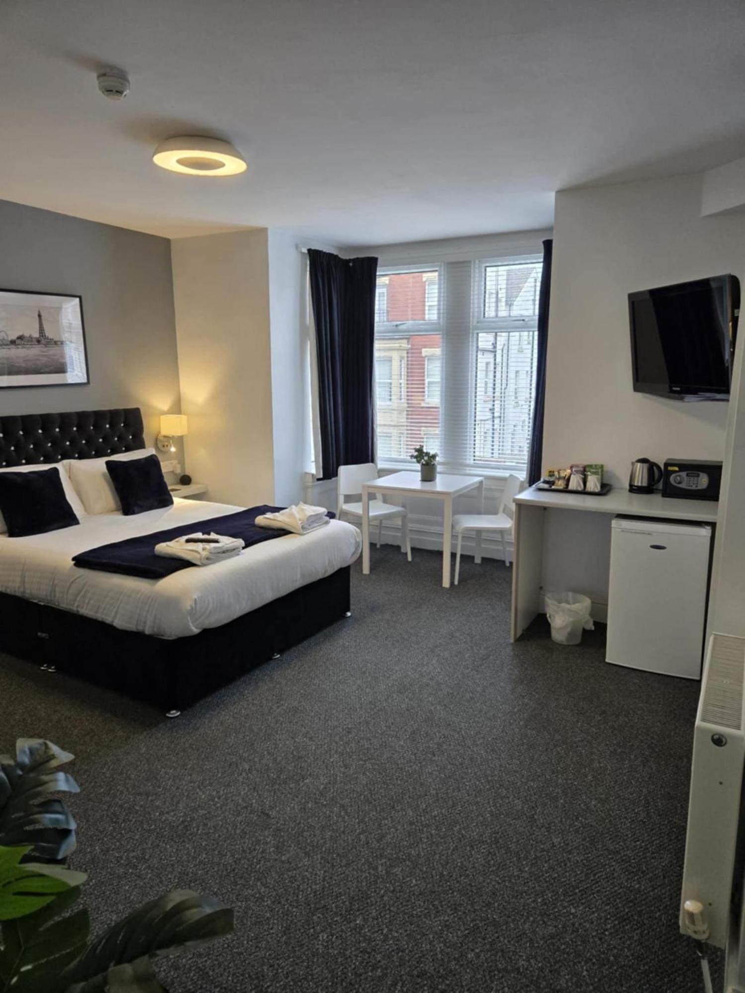 Q - Accommodation Blackpool Eksteriør bilde